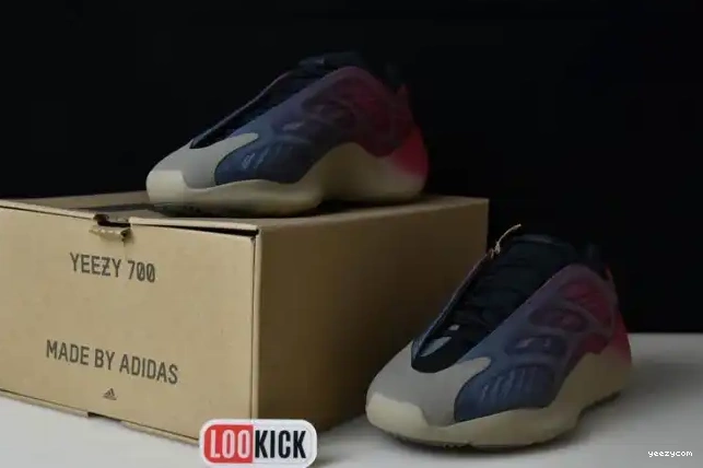 700 Adidas Yeezy Fade V3 GW1814 Carbon 0611